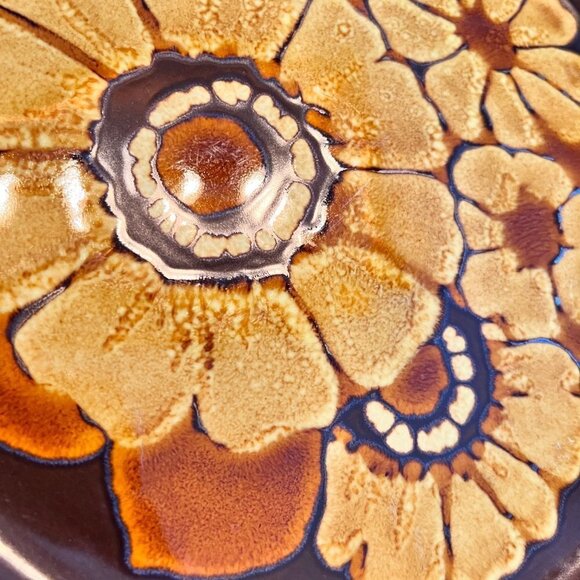 MCM Stoneware Brown Daisy 12 Inch Plate - Picture 4 of 5